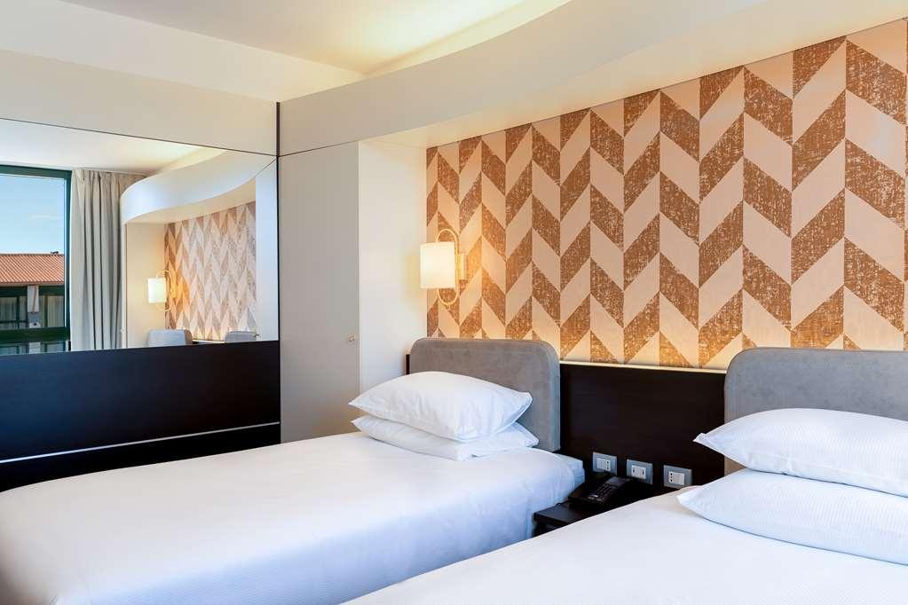 Hotel Doubletree By Hilton Milan Malpensa Solbiate Olona Pokoj fotografie